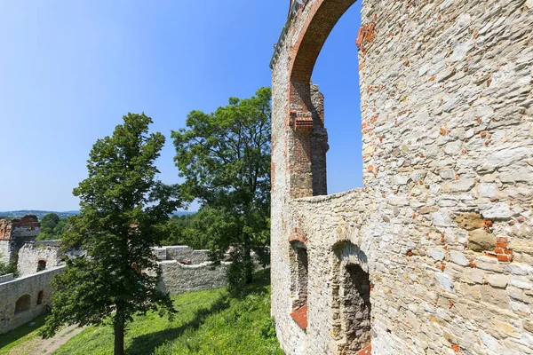 波兰鲁德诺 2018年7月21日 15世纪中世纪城堡的废墟 波兰胡拉镇腾琴城堡 靠近克拉科夫 — 图库照片