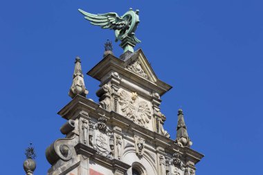 Tren İstasyonu ana Gdansk, cephe, ayrıntılarını heykel en üstünde, Gdansk, Polonya