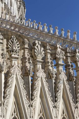 Milan Katedrali (Duomo di Milano), Gotik kilise, cephe detayları, Milano, İtalya. İtalya 'nın en büyük ve dünyanın en büyük üçüncü kilisesidir.