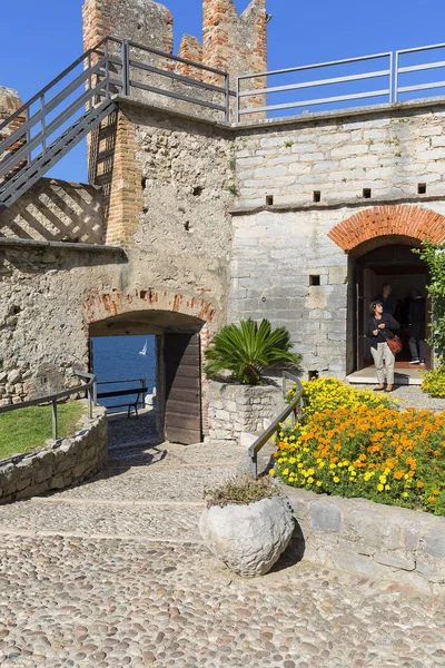 Malcesine Itálie Září 2018 Století Středověký Kamenný Hrad Scaliger Castello — Stock fotografie