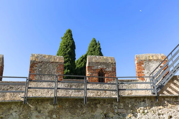 Yüzyıl Ortaçağ Taş Scaliger Castle Castello Scaligero Lake Garda Verona — Stok fotoğraf