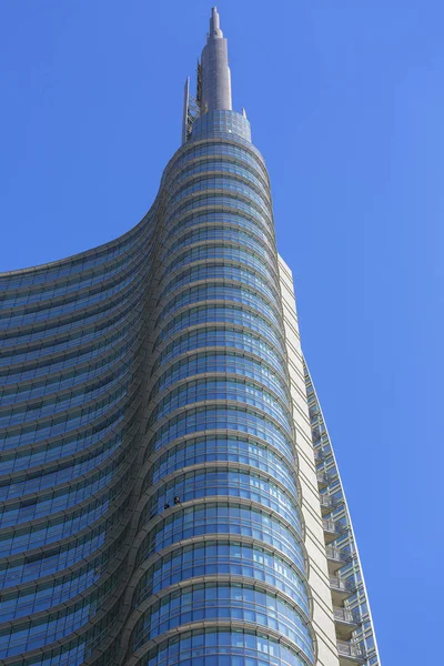 ミラノ イタリア 2018 近代的なガラス張りオフィス構築 ビジネス地区 ポルタ ヌオーヴァ広場 Gae Aulenti それミラノの人気の新しい観光スポットの — ストック写真