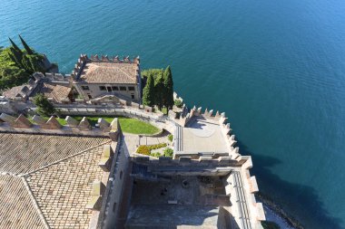 13. yüzyıl Ortaçağ taş Scaliger Castle (Castello Scaligero) Lake Garda, Verona eyaletinde, Malcesine, İtalya