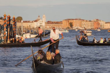 Grand Canal, turistlere gondollar, Venedik, İtalya