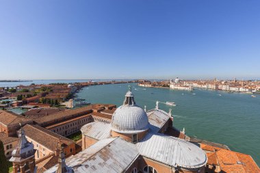 16. yüzyıl Benedictine San Giorgio Maggiore Kilisesi Giudecca Canal, Venice, İtalya üzerinde kuleden görüntülemek.