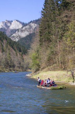 Dunajec nehri üzerinde rafting, Szczawnica, Polonya