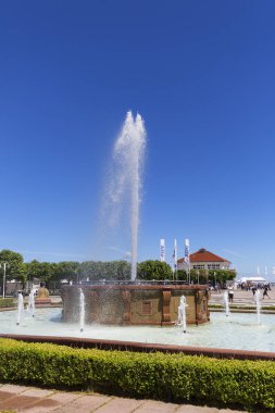 Spa House, Sopot, Polonya önünde şifa meydanında bir çeşme