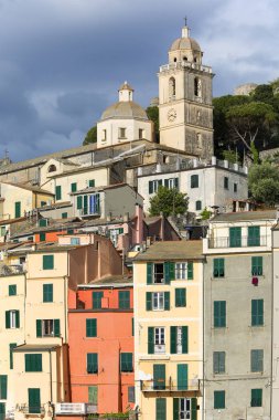 Tipik renkli evlerin manzarası, Riviera di Levante, Porto Venere, İtalya
