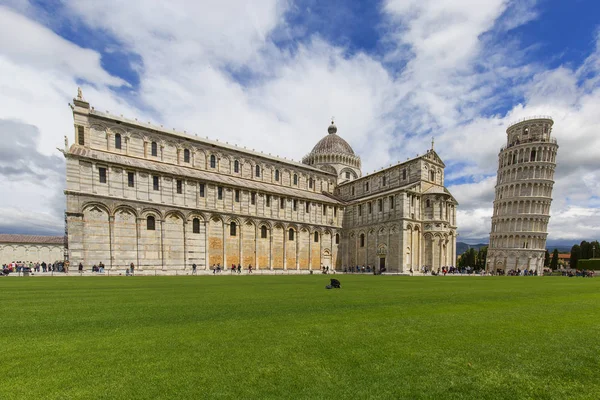 Krzywa Wieża w Pizy i Katedra w Pizy, Piza, Włochy — Zdjęcie stockowe
