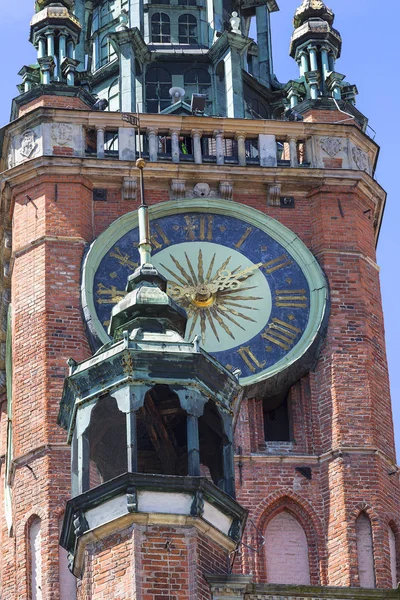 14th century Gdansk Main Town Hall on Royal Route, tower clock, Gdansk, Poland. — Stock Photo, Image