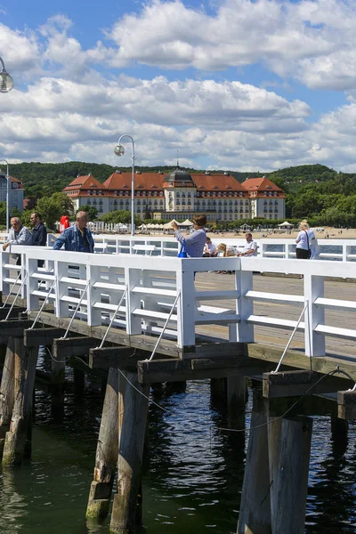 Vista sobre el famoso Grand Hotel desde el muelle de Sopot, Mar Báltico, Sopot, Polonia — Foto de Stock