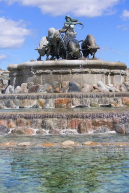 Gefion Çeşmesi Kastellet, Kopenhag, Danimarka yanındaki Nordre Toldbod bölgesinde limanda bulunan