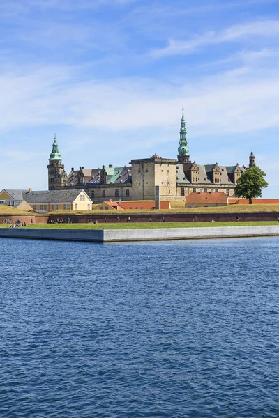 Castelo de Kronborg medieval no estreito de Oresund, mar Báltico, Helsingor, Dinamarca — Fotografia de Stock