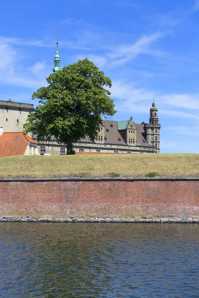Castillo medieval de Kronborg en el estrecho de Oresund, Mar Báltico, Helsingor, Dinamarca — Foto de Stock