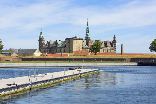 Castelo de Kronborg medieval no estreito de Oresund, mar Báltico, Helsingor, Dinamarca — Fotografia de Stock