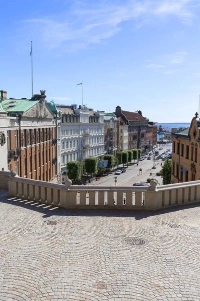 Terrasstrapporna, monumentális lépcsőház, terasszal a Konung Oscar II-komplex mellett a vár torony Karnan, Helsingborg, Svédország — Stock Fotó