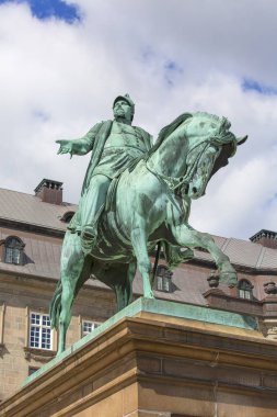 Christiansborg önünde Kral Frederick Vii binicilik heykeli, Kopenhag, Danimarka