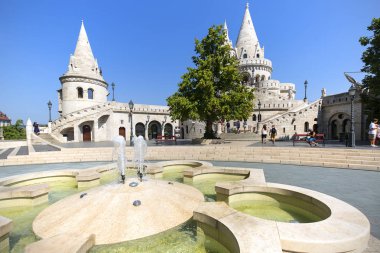 Fisherman Bastion, şehrin en ünlü anıtlarından biri, Budapeşte, Macaristan