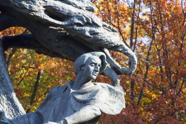 Chopin Heykeli, Polonyalı besteci ve virtüöz piyanist, Varşova Kraliyet Hamamları Parkı, Varşova, Polonya