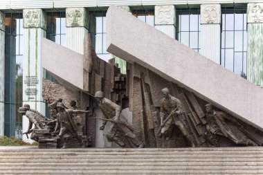 Polonya Yüksek Mahkemesi önünde Varşova Ayaklanması Anıtı, Krasinski Meydanı, Varşova, Polonya