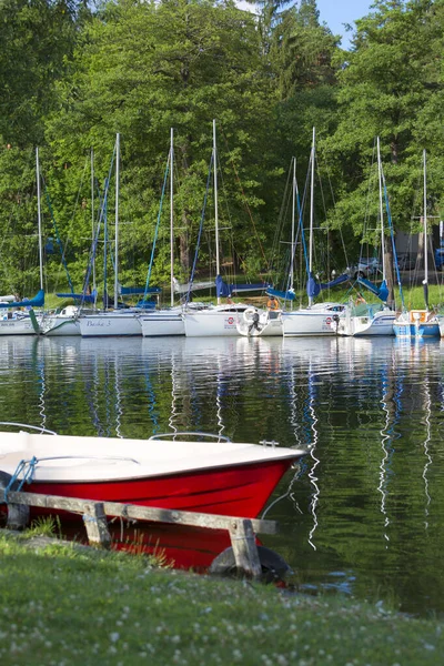 Masuria Polonya Haziran 2020 Masurian Gölleri Nde Tipik Bir Yat — Stok fotoğraf