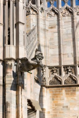 Milan Katedrali (Duomo di Milano), Gotik kilise, cephe detayları, Milano, İtalya. İtalya 'nın en büyük ve dünyanın en büyük üçüncü kilisesidir.