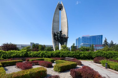 Rzeszow, Polonya - 26 Ağustos 2020: Marian Konieczny 'nin şehir merkezinde gerçekleştirdiği devrimci eylem anıtı