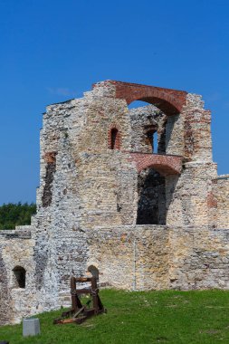 Rudno, Polonya - 21 Temmuz 2018: 15. yüzyıl ortaçağ kalesi, Tenczyn Kalesi, Polonya Jura, Krakow yakınlarında