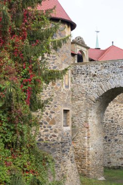 Czocha Şatosu, ortaçağ gizemli 13. yüzyıl kalesi, Lesna, Polonya