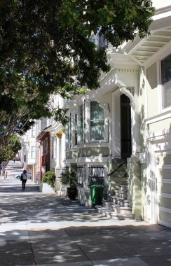 San Francisco modern sokakta tarihi binalar, Kaliforniya, Amerika Birleşik Devletleri.