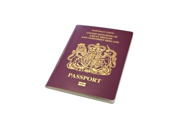 Beyaz adam izole İngiliz pasaportu