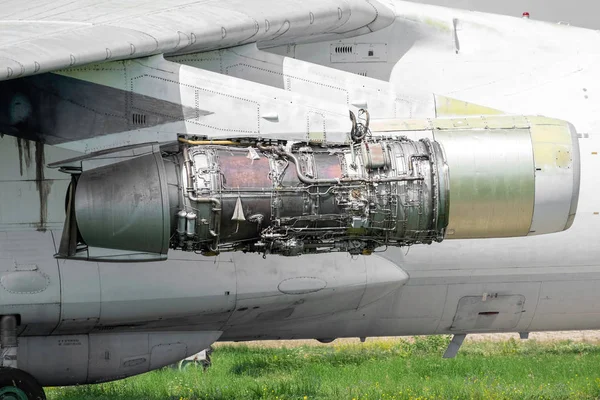 メンテナンス工事期間中の航空機エンジン — ストック写真