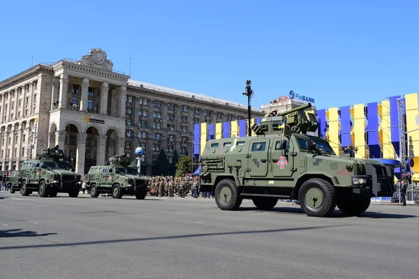 Kiev, Ukrayna - 24 Ağustos 2018: Ukrayna Bağımsızlık günü askeri geçit töreni 