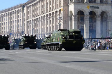 Kiev, Ukrayna - 24 Ağustos 2018: Ukrayna Bağımsızlık günü askeri geçit töreni 