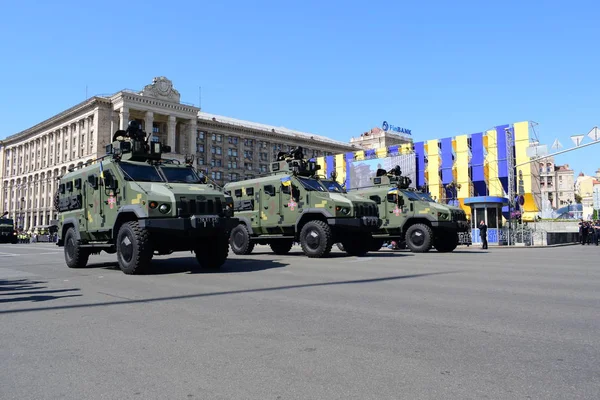 Kiev, Ukrayna - 24 Ağustos 2018: Ukrayna Bağımsızlık günü askeri geçit töreni 