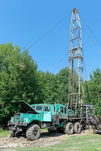 Mobile oil rig truck drilling the oil well