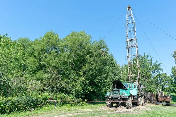 Mobile oil rig truck drilling the oil well