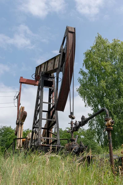 Booreiland Pompt Olie Met Prachtige Landschap Achtergrond — Stockfoto