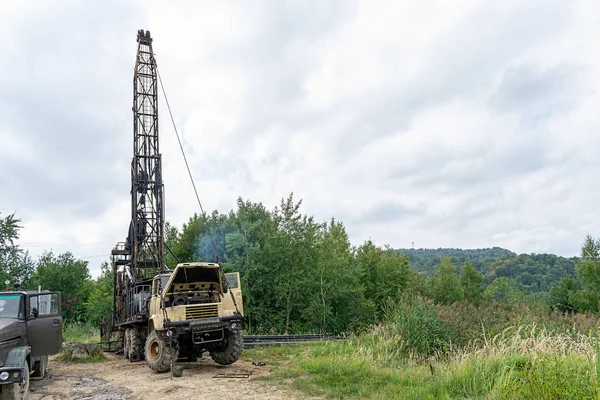 Mobile oil rig truck drilling the oil well