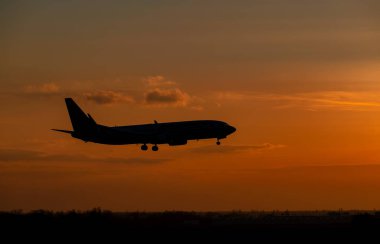 Uçakta günbatımı