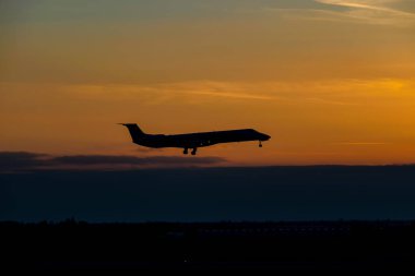 Uçakta günbatımı