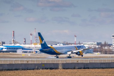 Azur hava Boeing 767 