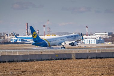 Ukrayna Uluslararası Havayolları Boeing 767