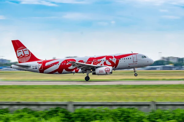 Ernest Airbus A320 — Stok fotoğraf