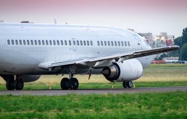 Yolcu uçağı Taksilemek