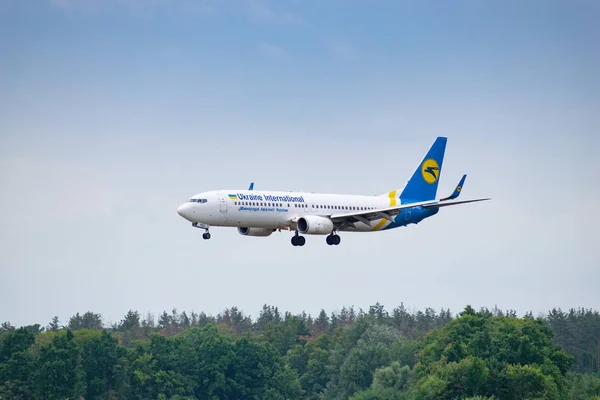 Ukraine International Airlines B737 — Foto de Stock