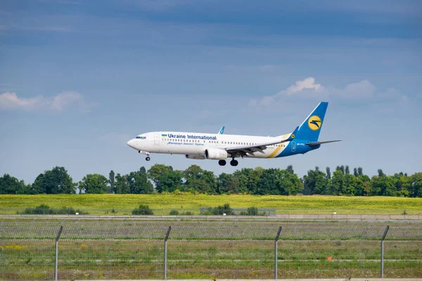 Ukraine International Airlines B737 — Foto de Stock