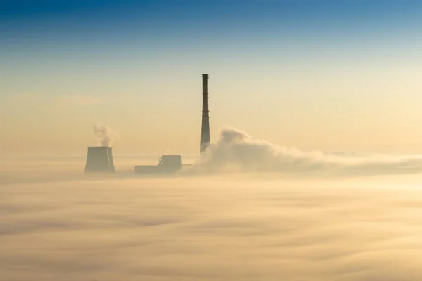 Power plant in the fog — Stock Photo, Image