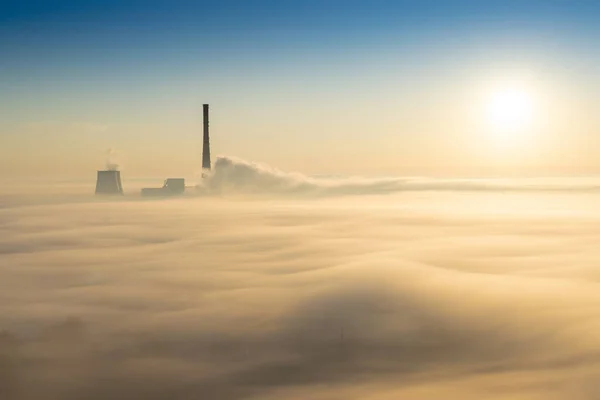 Power plant in the fog — Stock Photo, Image