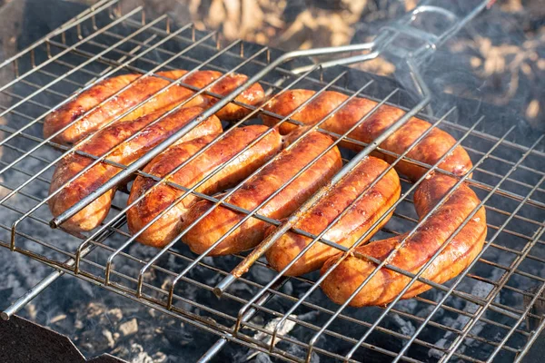 Salsichas na grelha — Fotografia de Stock